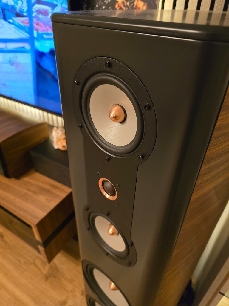 Reference N°9 — podni zvučnik Hunder Audio, ručno rađen hi-fi